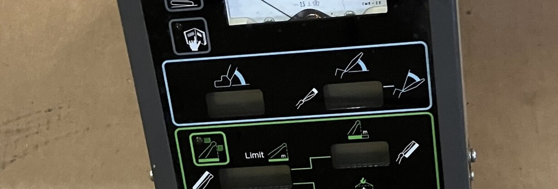 Used Hitachi- Sumitomo SCX700 LMI cabin display