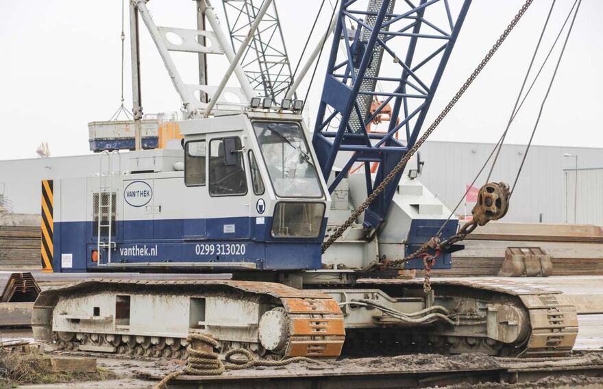 Used Hitachi KH230-3 crawler crane