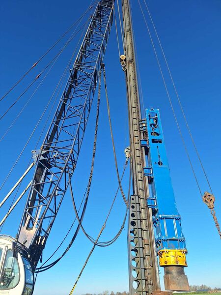 Used Kobelco BM500 piling rig
