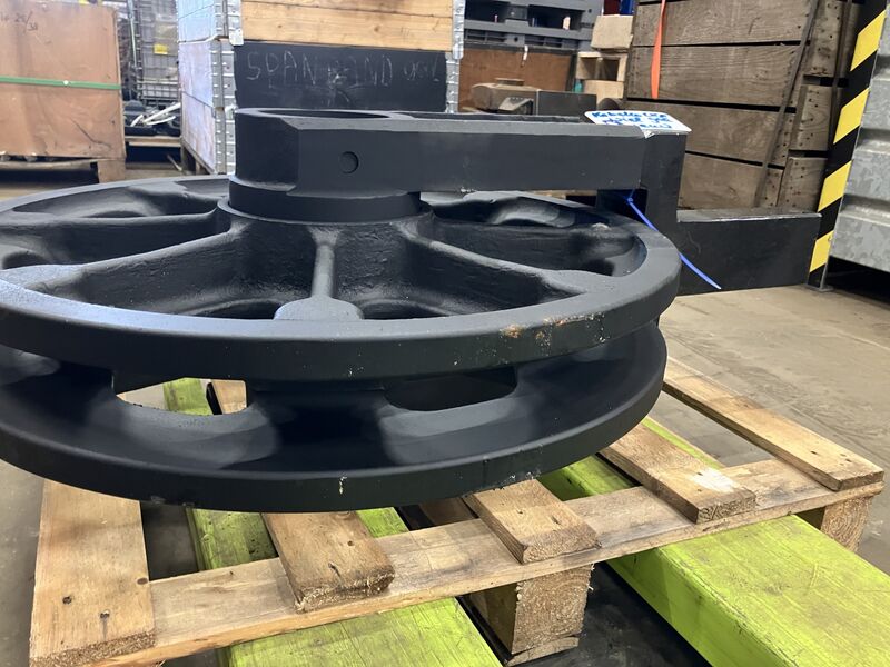 Kobelco CKE900 track idler wheel