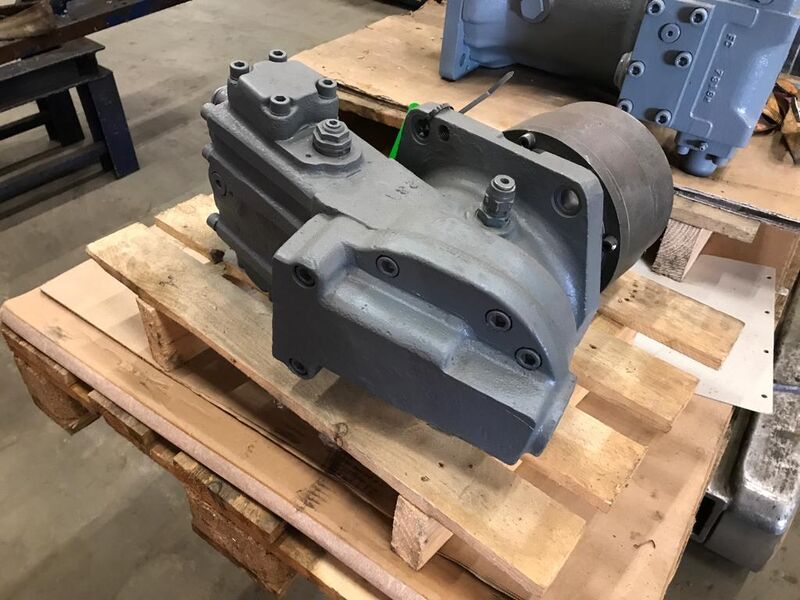 Used Hitachi KH180-3 Track hydraulic motor 