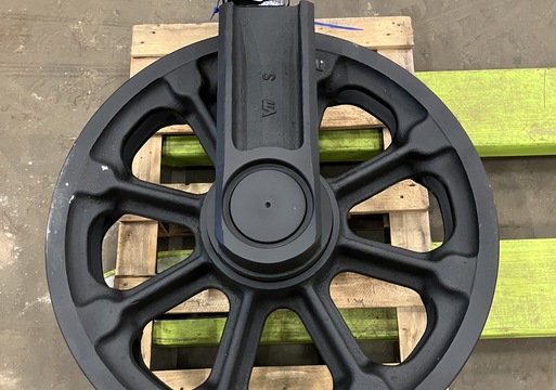 Kobelco CKE900 track idler wheel