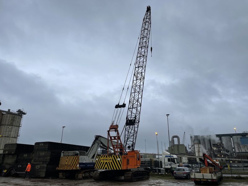Used Hitachi KH230-3 crawler crane