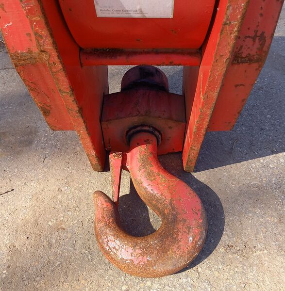 Used hook block 19T