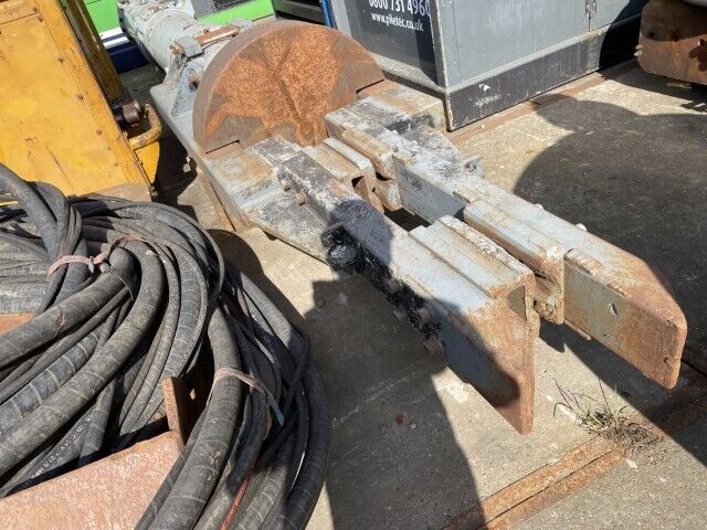 Used IHC SC30 Impact Hammer