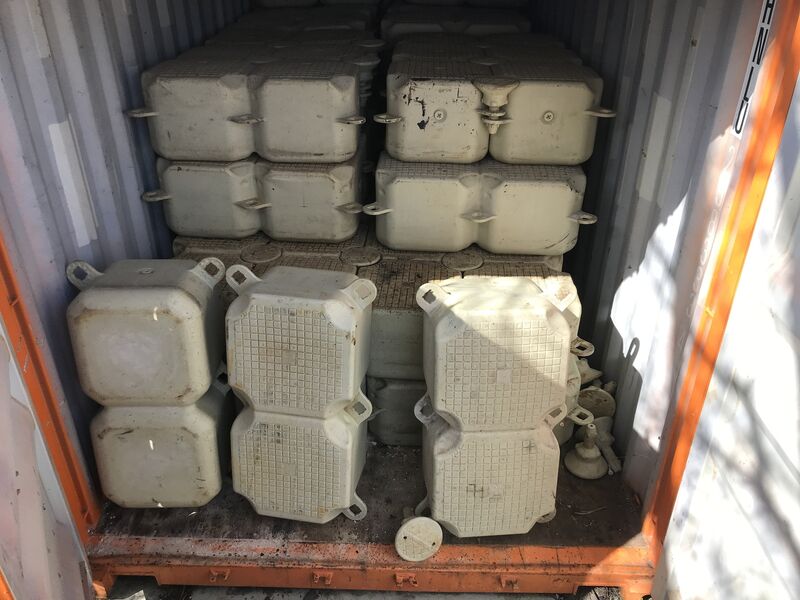 Used SunnyDock floating cubes
