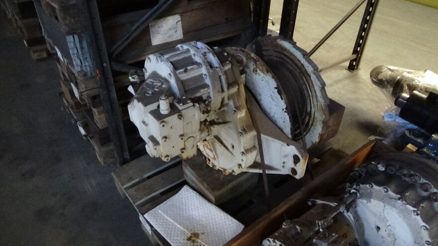 Used Kobelco 7065 various crane parts
