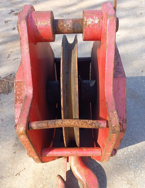 Used hook block 19T