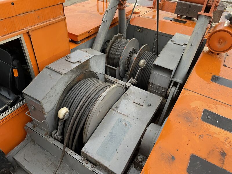 Used Hitachi KH230-3 crawler crane