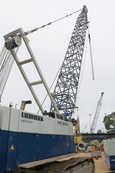 Used Liebherr HS885HD heavy duty crawler crane