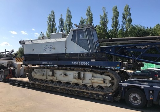 Bare rental of crawler cranes and piling equipment