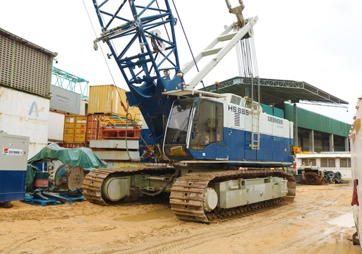 Used Liebherr HS885HD heavy duty crawler crane
