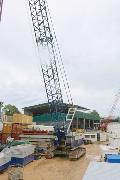 Used Liebherr HS885HD heavy duty crawler crane