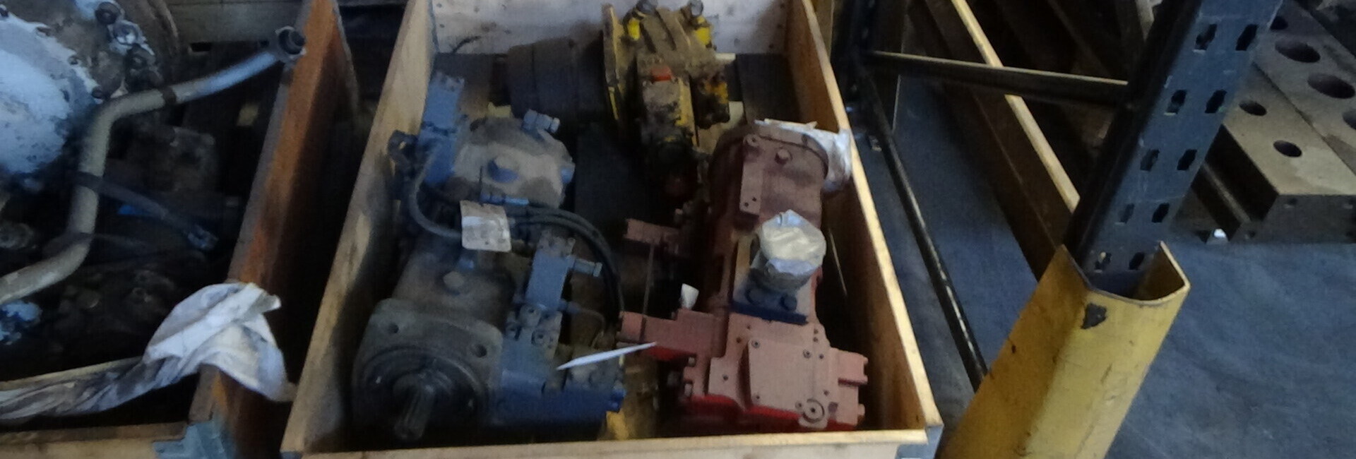 Used Kobelco 7065 various crane parts