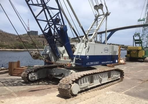 Crawler cranes